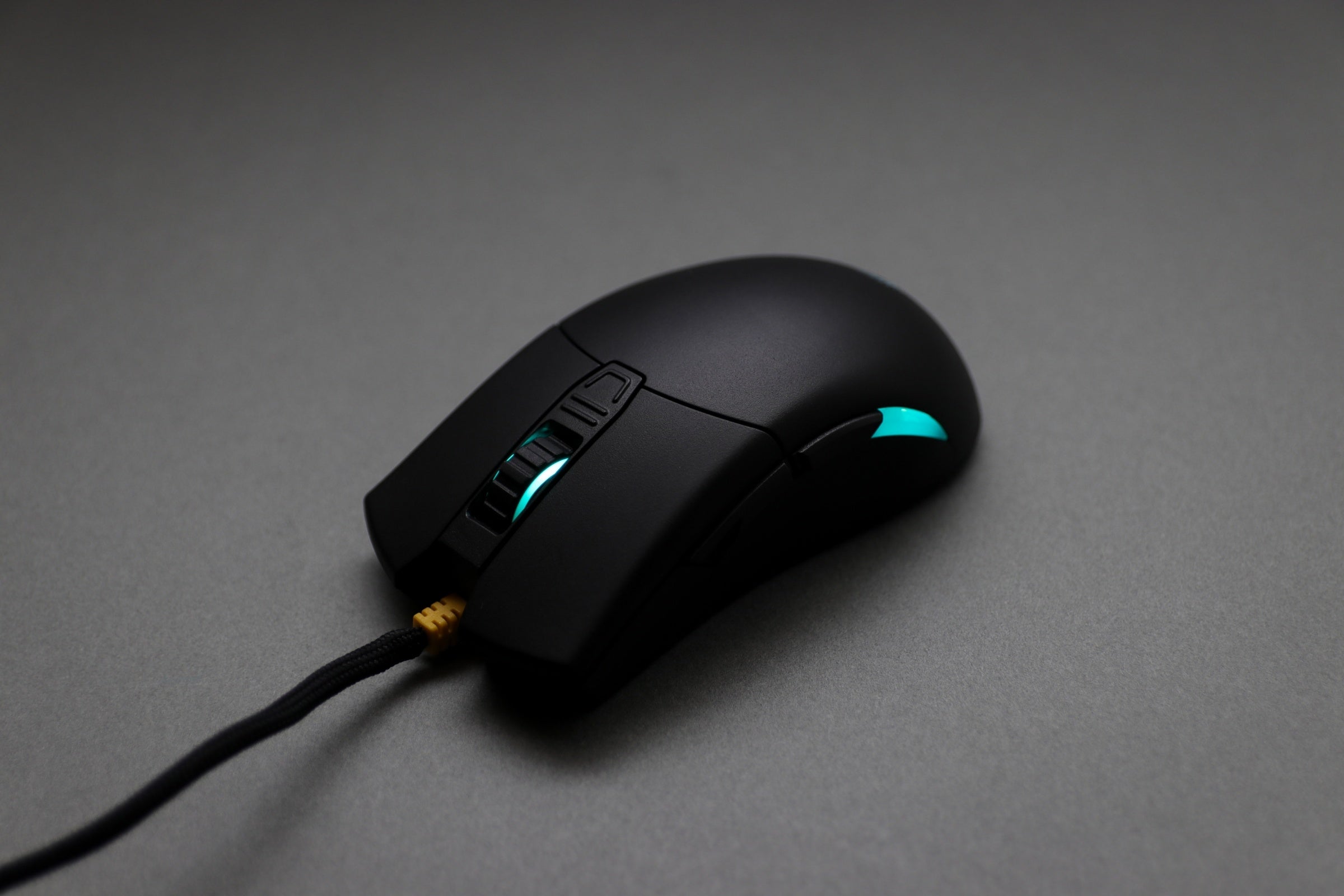 Ducky Secret M Retro RGB Mouse