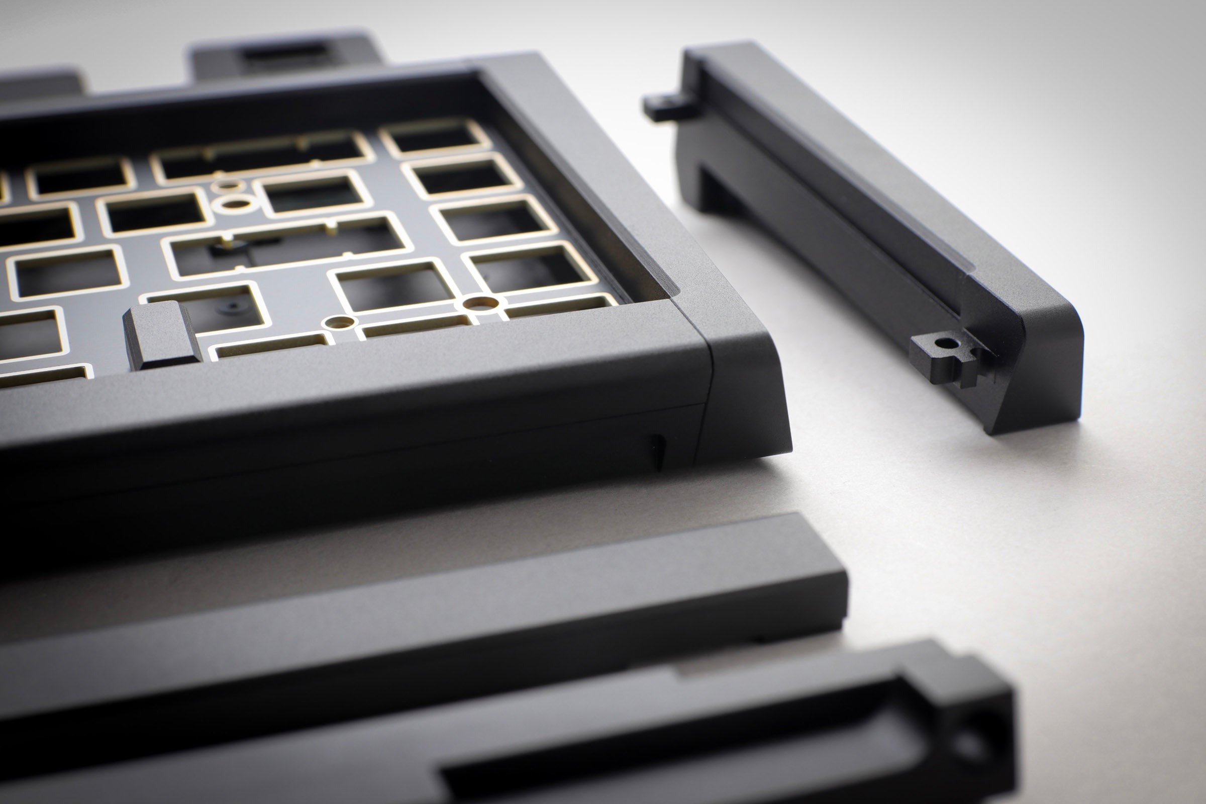 Ducky Outlaw 65 Aluminum 65% DIY Kit Hotswap RGB DIY Keyboard Kit