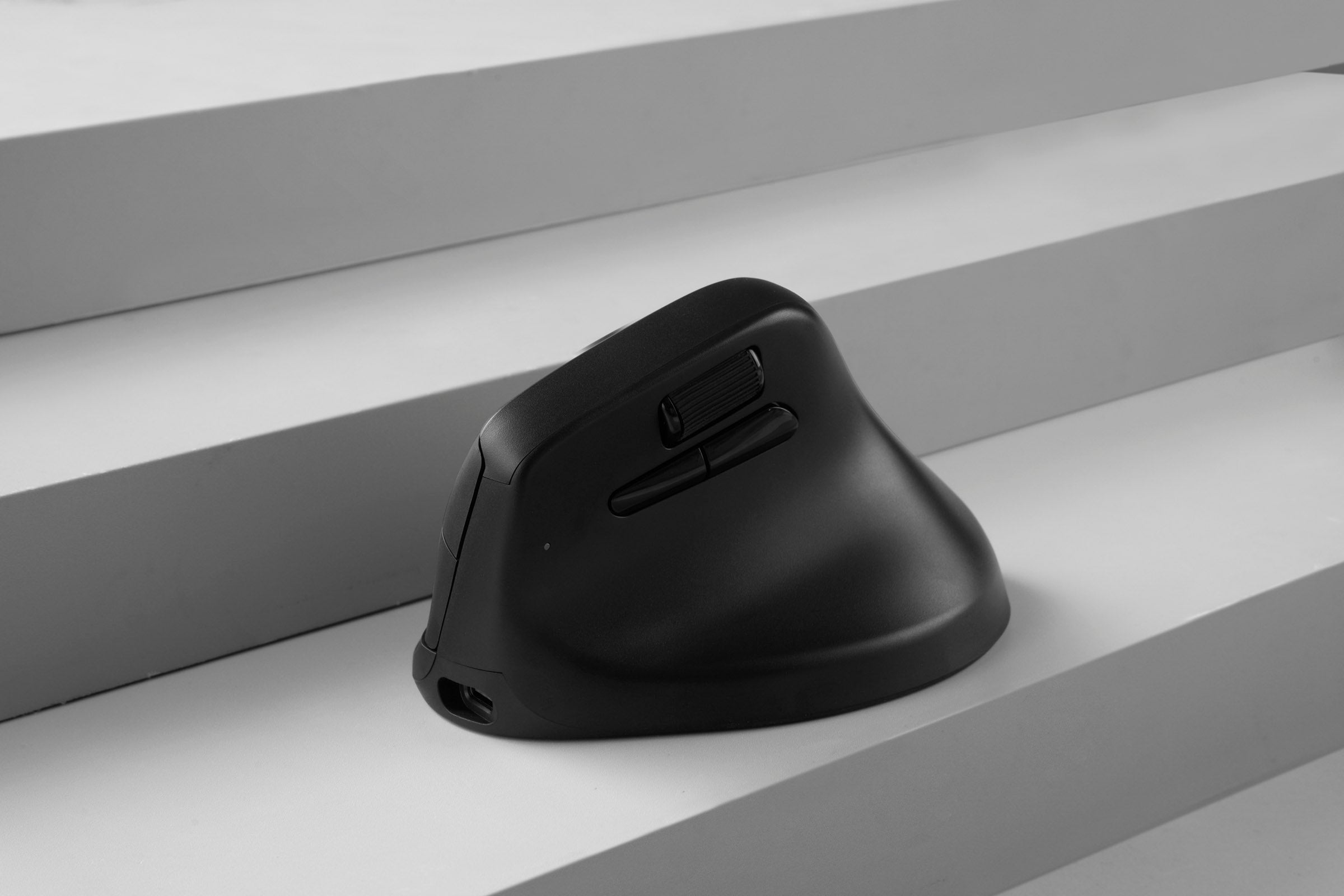 Keychron M5 Wireless Vertical Mouse