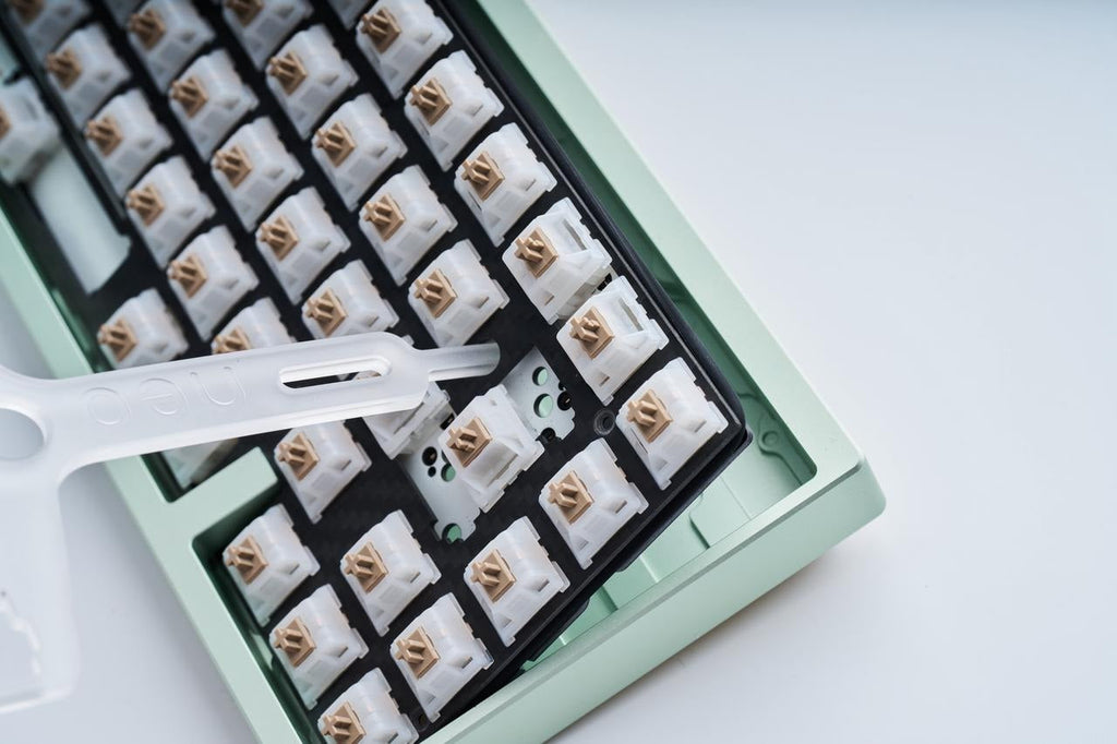 Neo65 Core Plus Aluminum Plateless Barebones Hotswap Wireless DIY Keyboard Kit