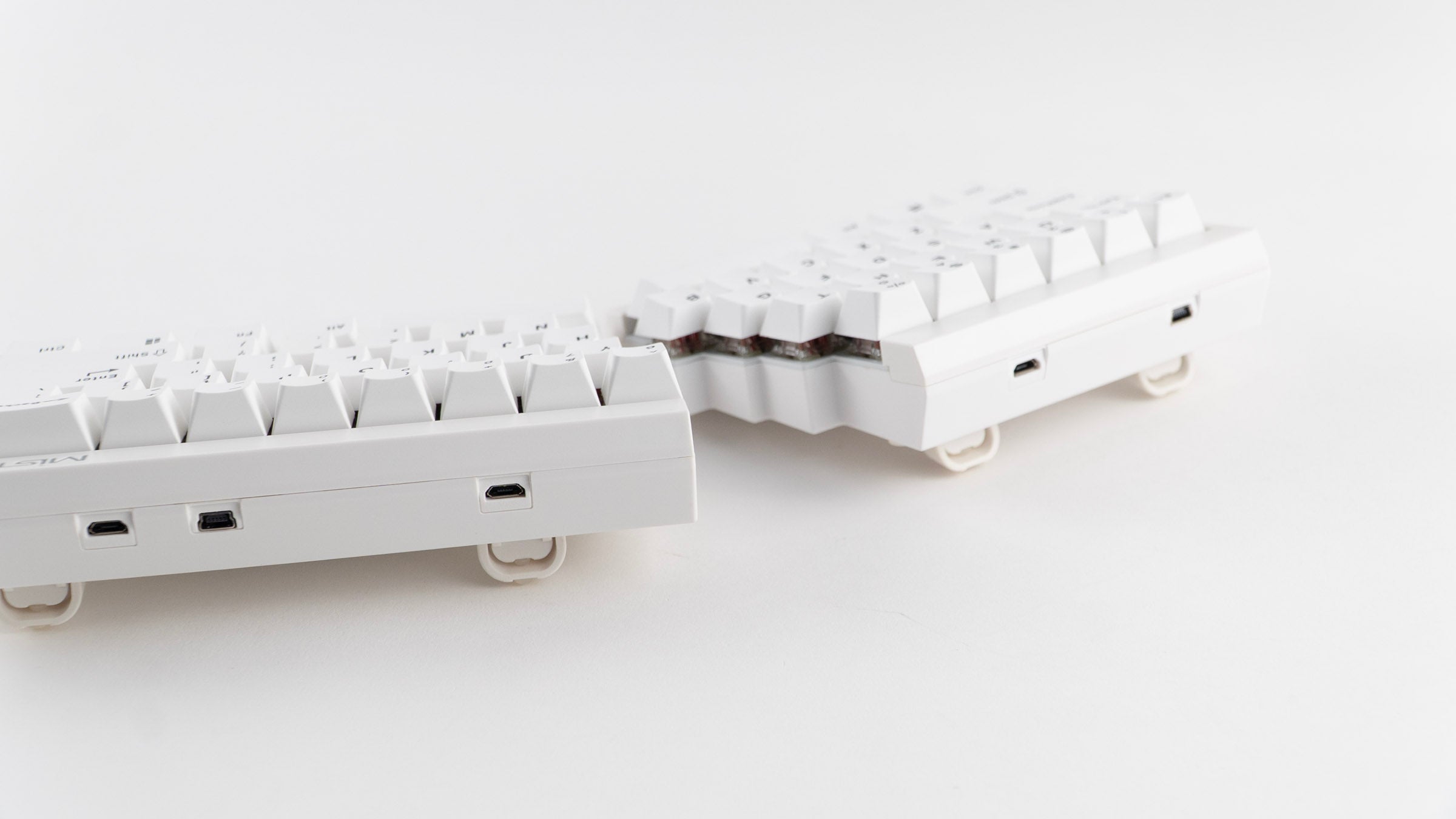 Mistel Barocco White 60% RGB Double Shot PBT Mechanical Keyboard