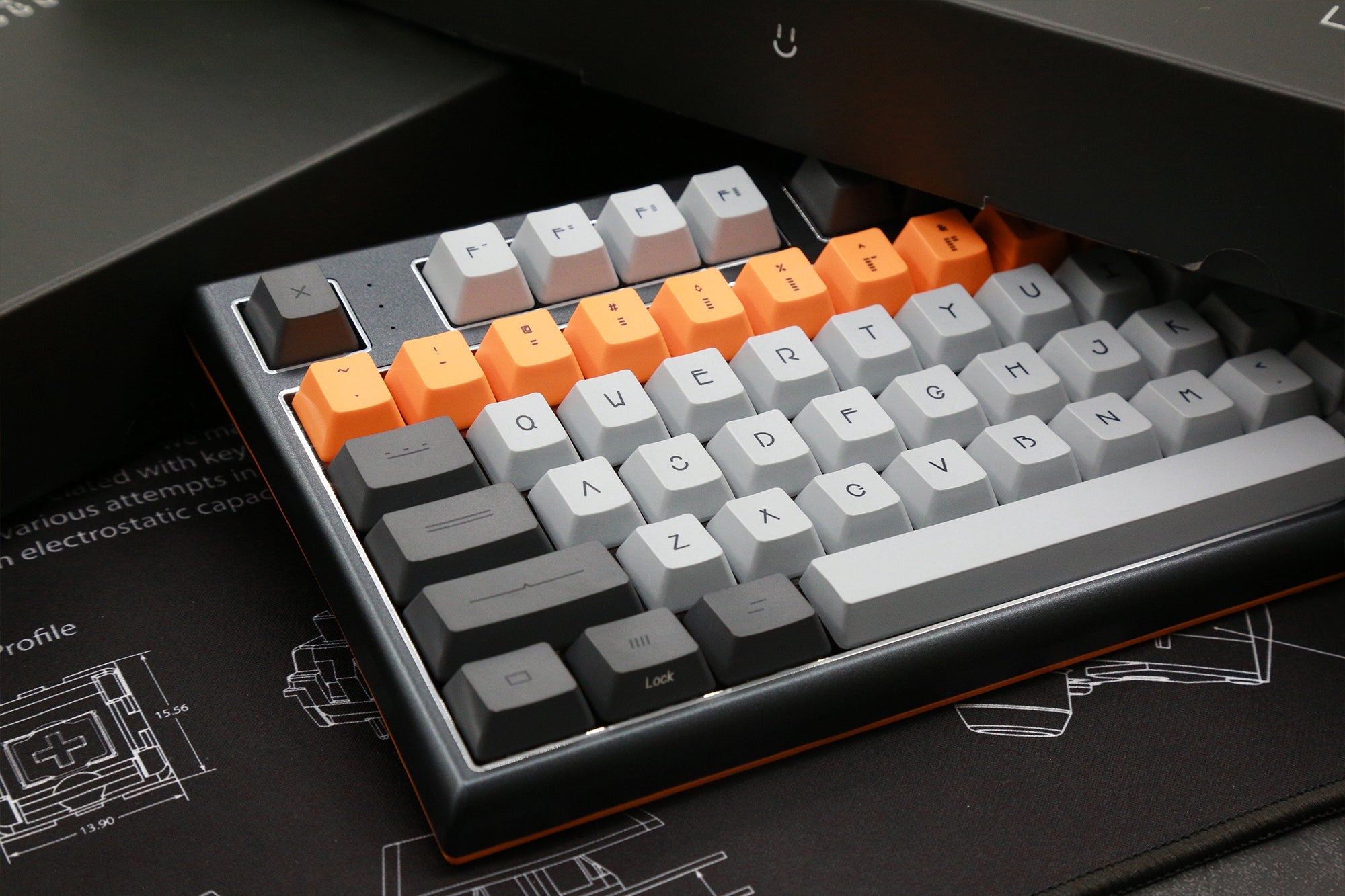 Varmilo Lure Series Lie Triple Mode Bluetooth + Wireless 2.4 GHz Mechanical Keyboard