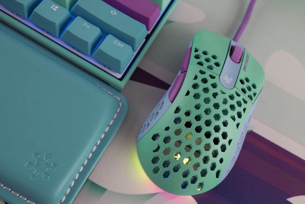 MK Frozen Llama Mouse 67g Lightweight Gaming 3389 Pixart RGB GM 8.0