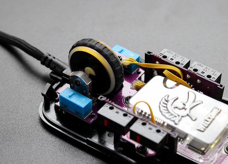 Ducky Black & White Feather Mouse (Huano Blue Microswitch)