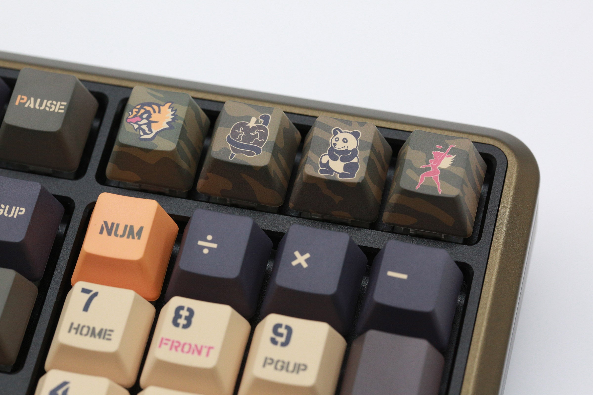 Varmilo Sword 2-108 Flying Tigers White LED Dye Sub PBT Aluminum Mechanical Keyboard