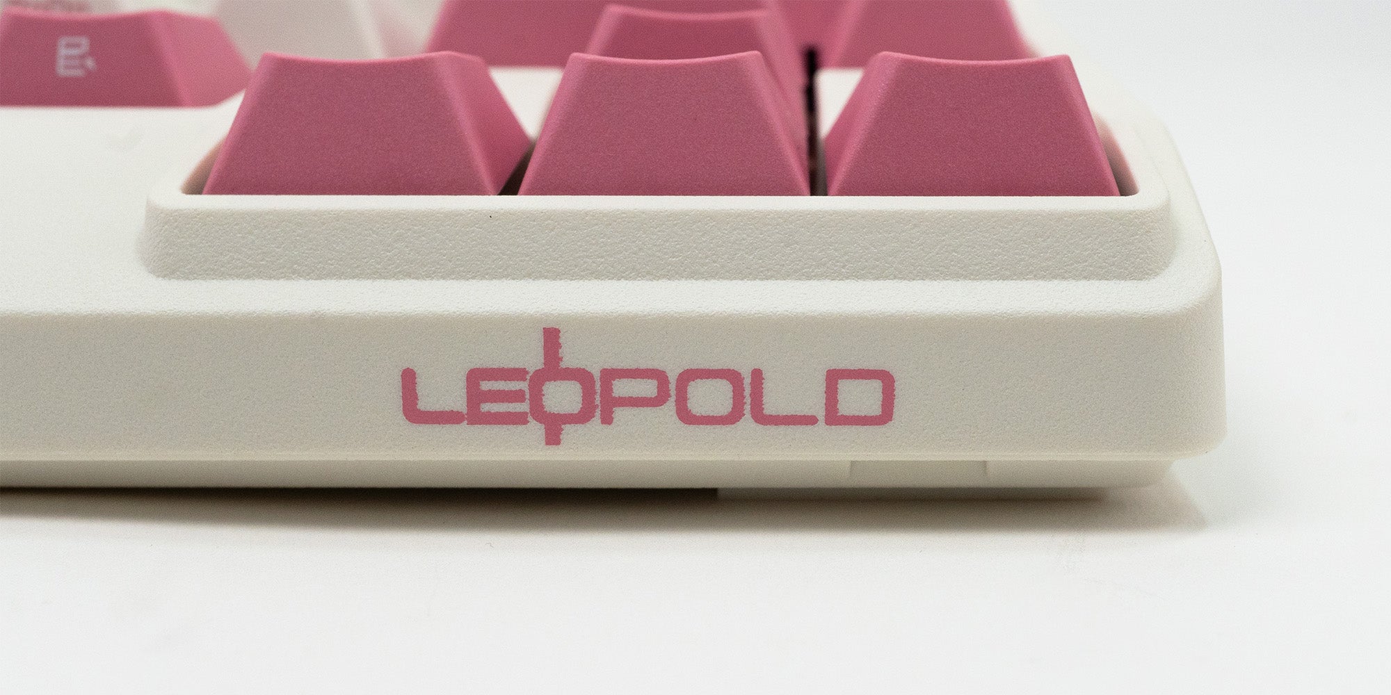 Leopold FC650MDS White/Pink PD 65% Double Shot PBT Mechanical Keyboard